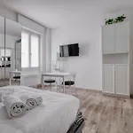 Апартаменты Domusmi Via Fiuggi *