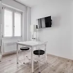 Domusmi Via Fiuggi Апартаменты Милан